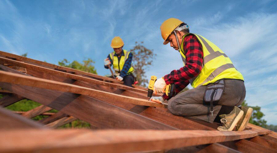Professional Flat Roofing Installation services in Marinette, WI